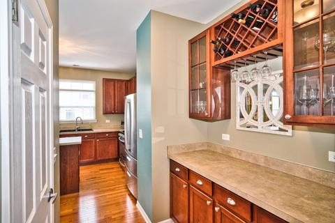 5936 Chatham Dr, Hoffman Estates, IL 60192 photo 8