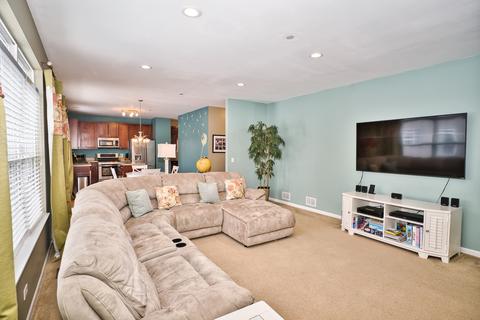 5936 Chatham Dr, Hoffman Estates, IL 60192 photo 11