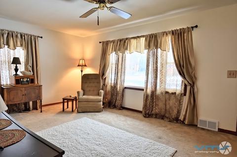 833 Kate St, Elgin, IL 60123 photo 5