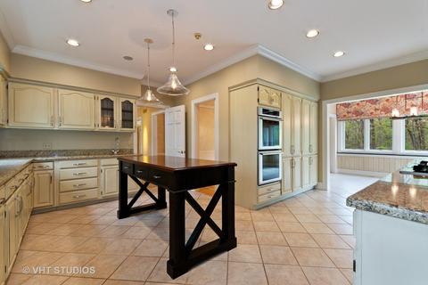33 W675 Mare Barn Ln, Wayne, IL 60184 photo 4