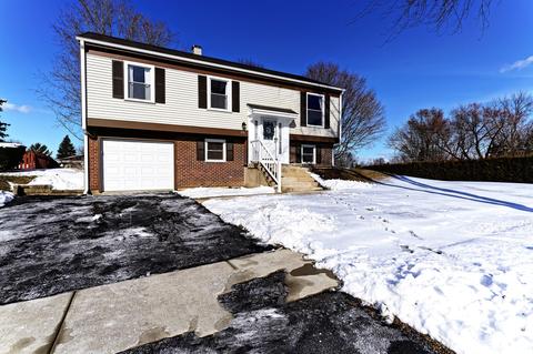 113 E Mcclellan St, Bartlett, IL 60103 photo 2