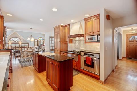 417 S Pine St, Mount Prospect, IL 60056 photo 6