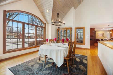 417 S Pine St, Mount Prospect, IL 60056 photo 8