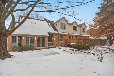 417 S Pine St, Mount Prospect, IL 60056 photo 2