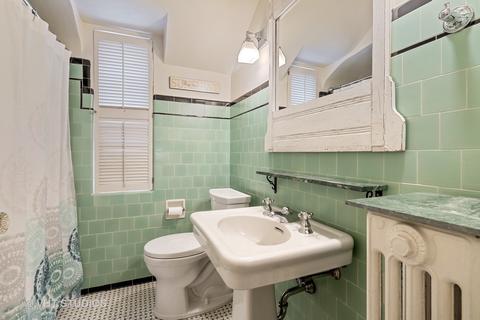 2501 Ridgeway Ave, Evanston, IL 60201 photo 23
