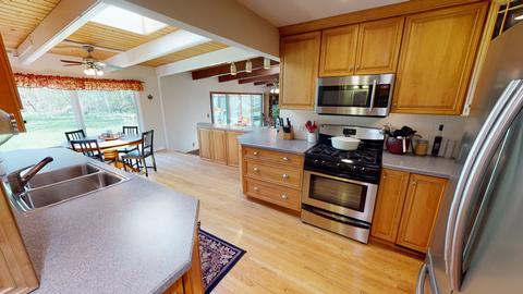 405 Maple Ln, Batavia, IL 60510 photo 13