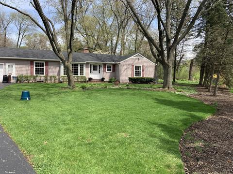 405 Maple Ln, Batavia, IL 60510 photo 2