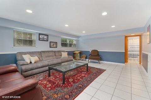 85 Michael Rd, Des Plaines, IL 60016 photo 14