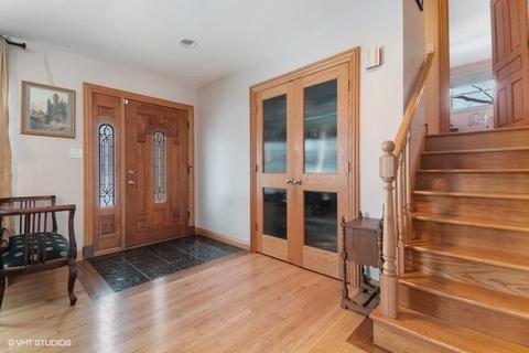 85 Michael Rd, Des Plaines, IL 60016 photo 2