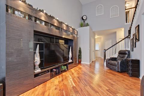2176 Yale Cir, Hoffman Estates, IL 60192 photo 4