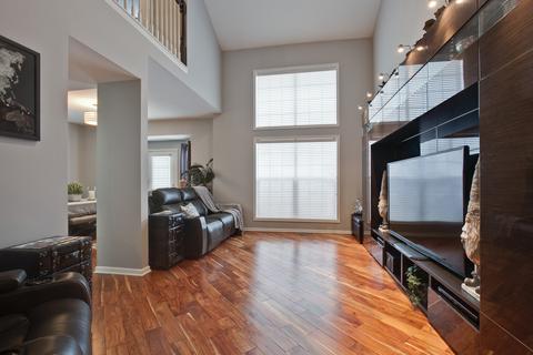 2176 Yale Cir, Hoffman Estates, IL 60192 photo 3