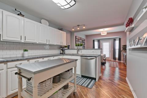 2176 Yale Cir, Hoffman Estates, IL 60192 photo 9