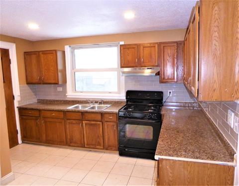 323 High St, Aurora, IL 60505 photo 8