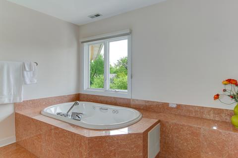 2 Cascade Ct E, Burr Ridge, IL 60527 photo 28