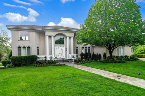2 Cascade Ct E, Burr Ridge, IL 60527 photo 2