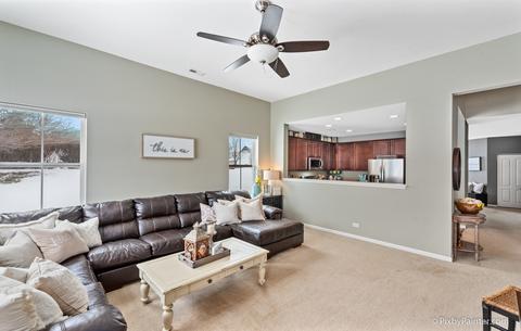 400 Blackstone Ave, Elgin, IL 60124 photo 13