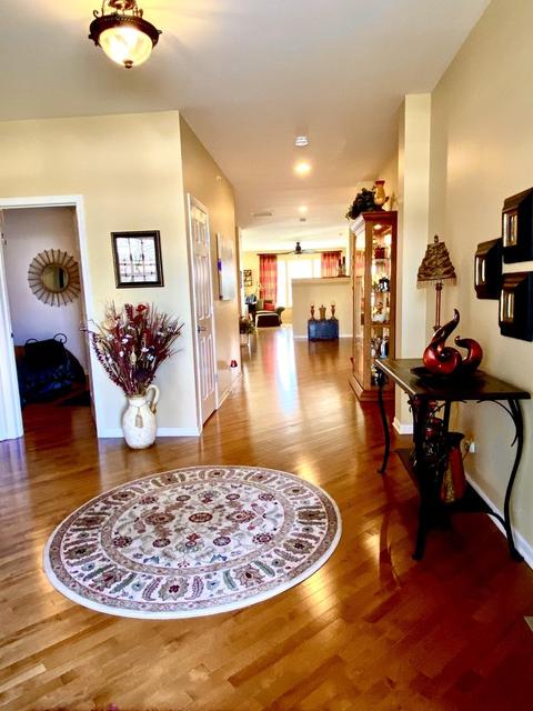 5933 Eton Dr, Hoffman Estates, IL 60192 photo 2