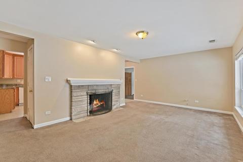 614 Saddle Rd, Wheaton, IL 60187 photo 2