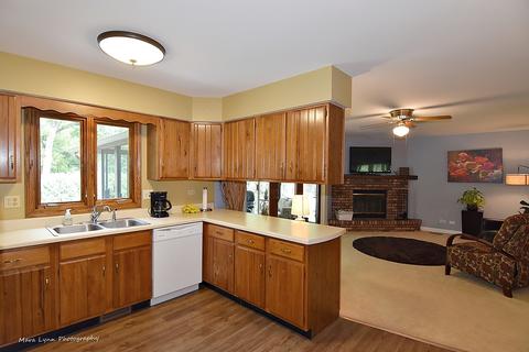 1895 Natchez Trce, Elgin, IL 60123 photo 9