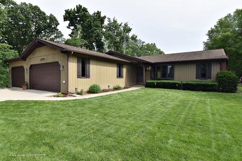 1895 Natchez Trce, Elgin, IL 60123 photo 1