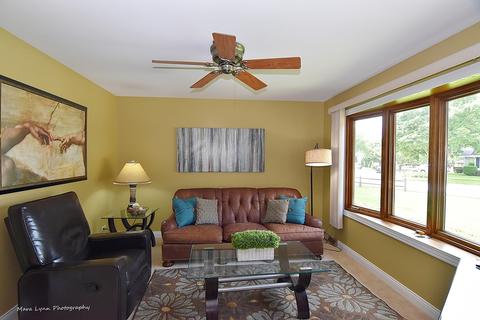 1895 Natchez Trce, Elgin, IL 60123 photo 3