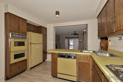 3911 Clearbrook Ave, Mchenry, IL 60050 photo 12