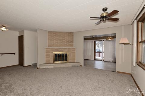 3911 Clearbrook Ave, Mchenry, IL 60050 photo 6