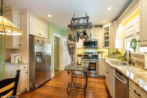 851 Brook St, Elgin, IL 60120 photo 4
