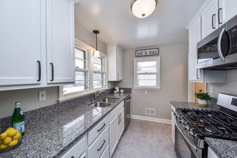 362 Manor Pl, Aurora, IL 60506 photo 7