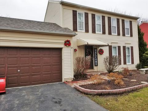 910 Tanglewood Dr, Algonquin, IL 60102 photo 1