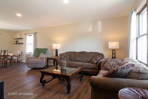 1605 Brook Ct, Aurora, IL 60504 photo 3