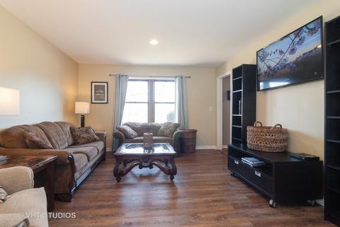 1605 Brook Ct, Aurora, IL 60504 photo 4