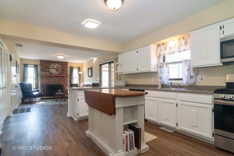 1605 Brook Ct, Aurora, IL 60504 photo 6