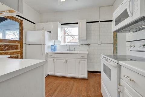 1426 E Algonquin Rd, Des Plaines, IL 60016 photo 12