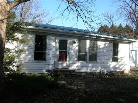 408 W Monroe St W, Philo, IL 61864 photo 1