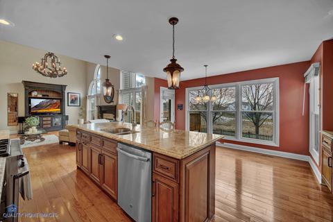 8 White Chapel Ct, Algonquin, IL 60102 photo 3