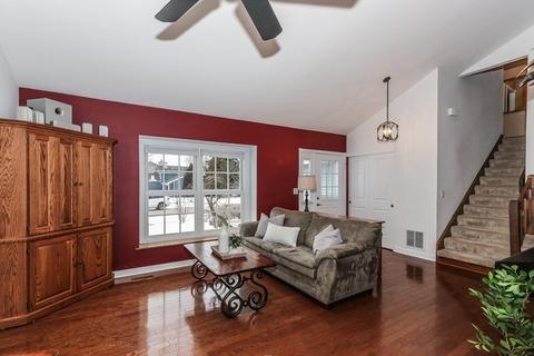 1147 Driftwood Ln, Bartlett, IL 60103 photo 3