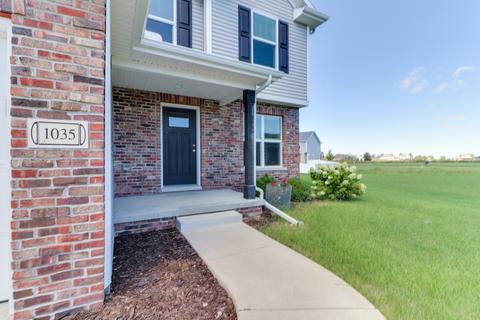 1035 Decoy Ct, Normal, IL 61761 photo 2