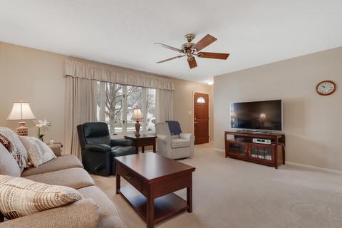 702 Kathleen Dr, Normal, IL 61761 photo 4