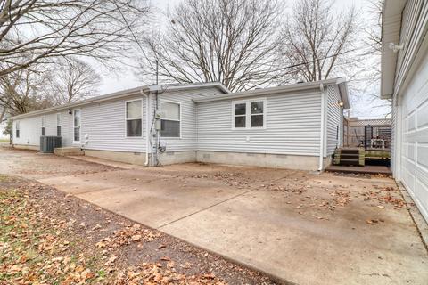 306 S David St, Sidney, IL 61877 photo 4