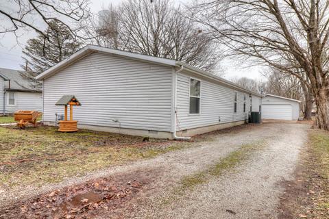 306 S David St, Sidney, IL 61877 photo 2