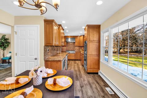 1218 Forest Dr, Elgin, IL 60123 photo 8