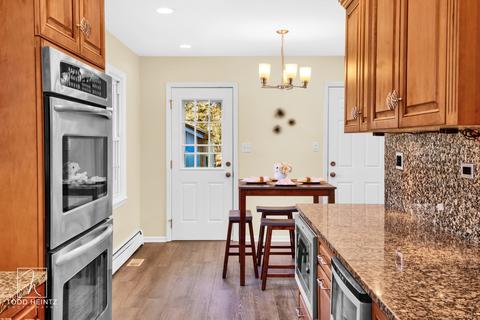 1218 Forest Dr, Elgin, IL 60123 photo 9