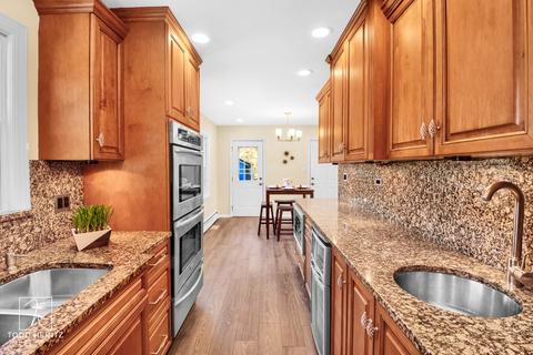 1218 Forest Dr, Elgin, IL 60123 photo 11