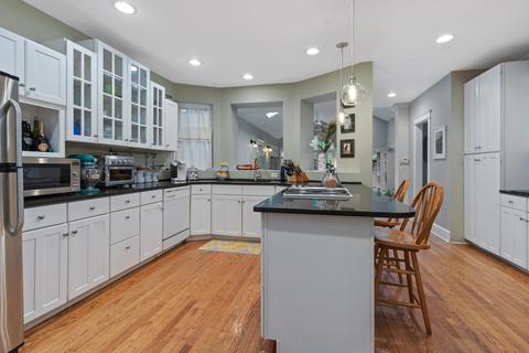 229 E Prospect Ave, Lake Bluff, IL 60044 photo 3