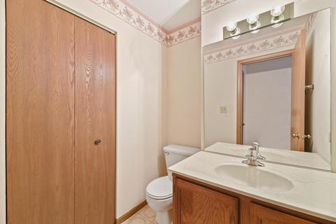 4589 Topaz Dr, Hoffman Estates, IL 60192 photo 12