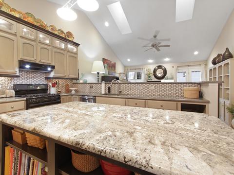 370 Beechwood Ct, Normal, IL 61761 photo 3