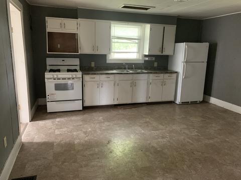 309 E Johnson St, Clinton, IL 61727 photo 6