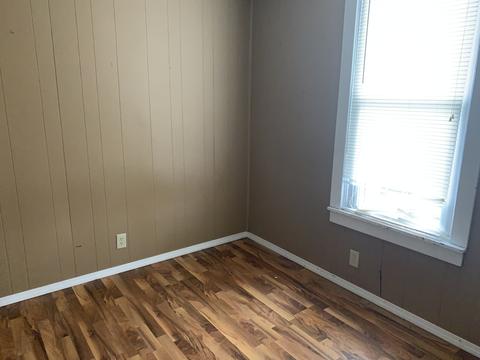 309 E Johnson St, Clinton, IL 61727 photo 12