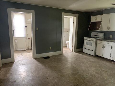 309 E Johnson St, Clinton, IL 61727 photo 7